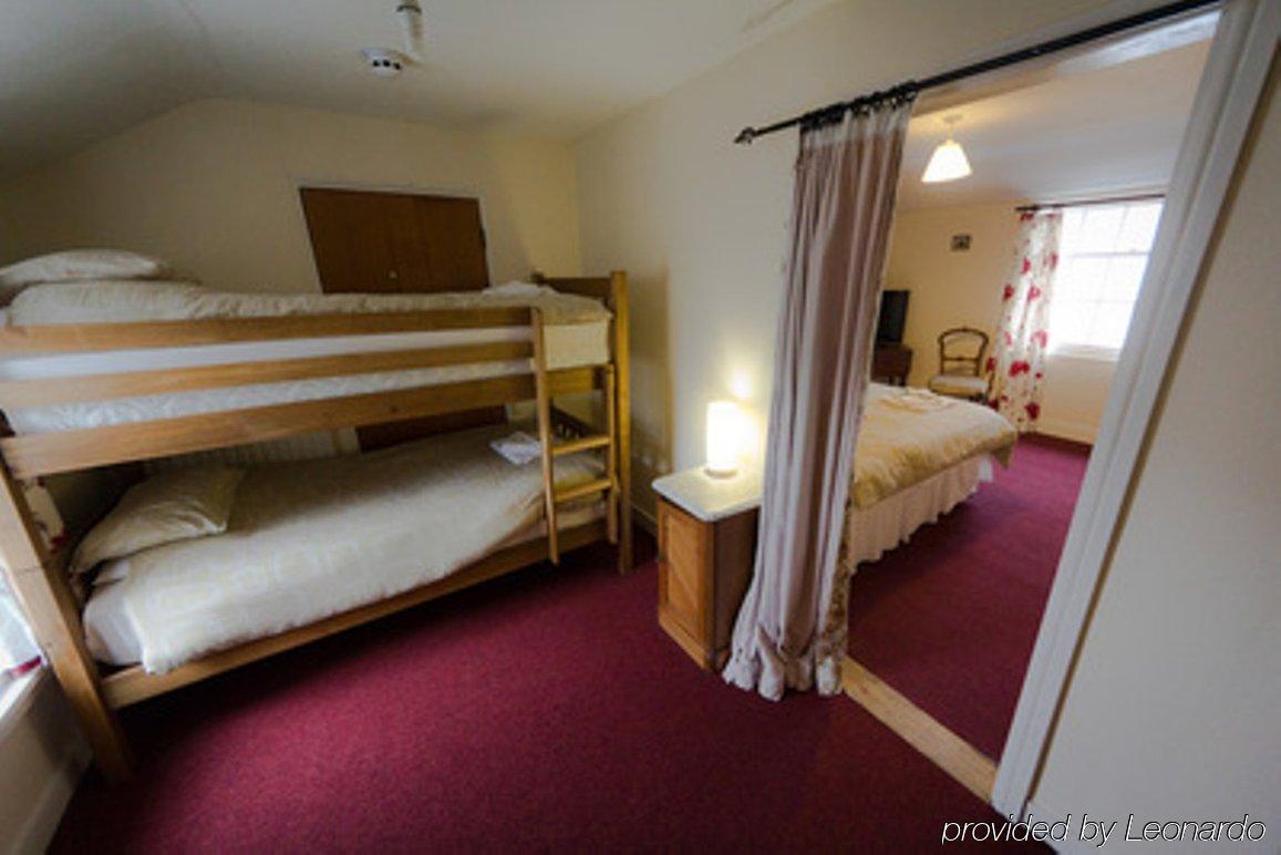 הלסטון The Angel Hotel מראה חיצוני תמונה