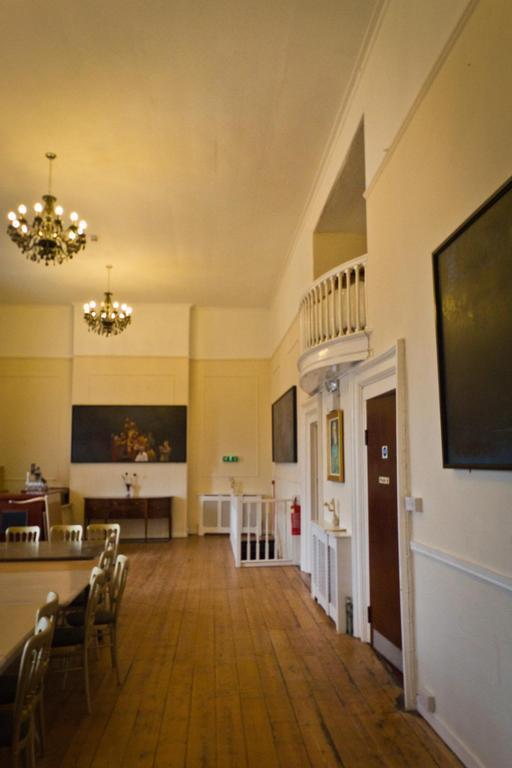 הלסטון The Angel Hotel מראה חיצוני תמונה